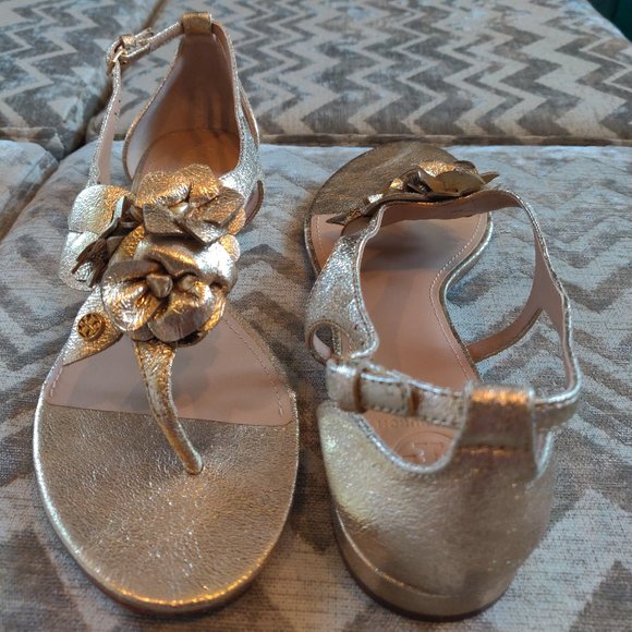 Tory Burch Blossom Gold Floral Sandals - Picture 4 of 4